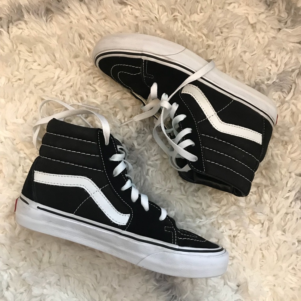 Black Classic Sk8-Hi Vans